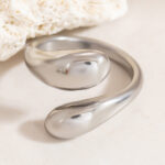 The Fluid Droplet Ring